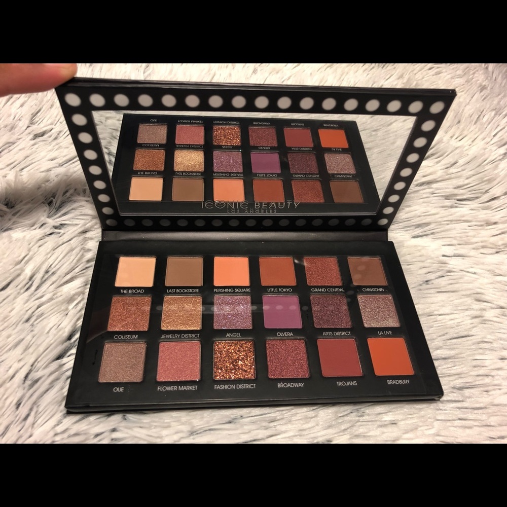 Iconic downtown palette